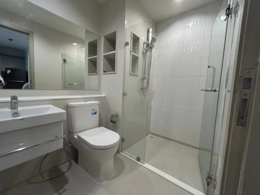 For rent: Life Ladprao, very high floor unit. Fully furnished with appliances, ready to move in.