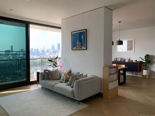 For sale or rent Aguston Sukhumvit 22, luxury condo in the heart of the city. Spacious room You can raise pets too. Reserve now.