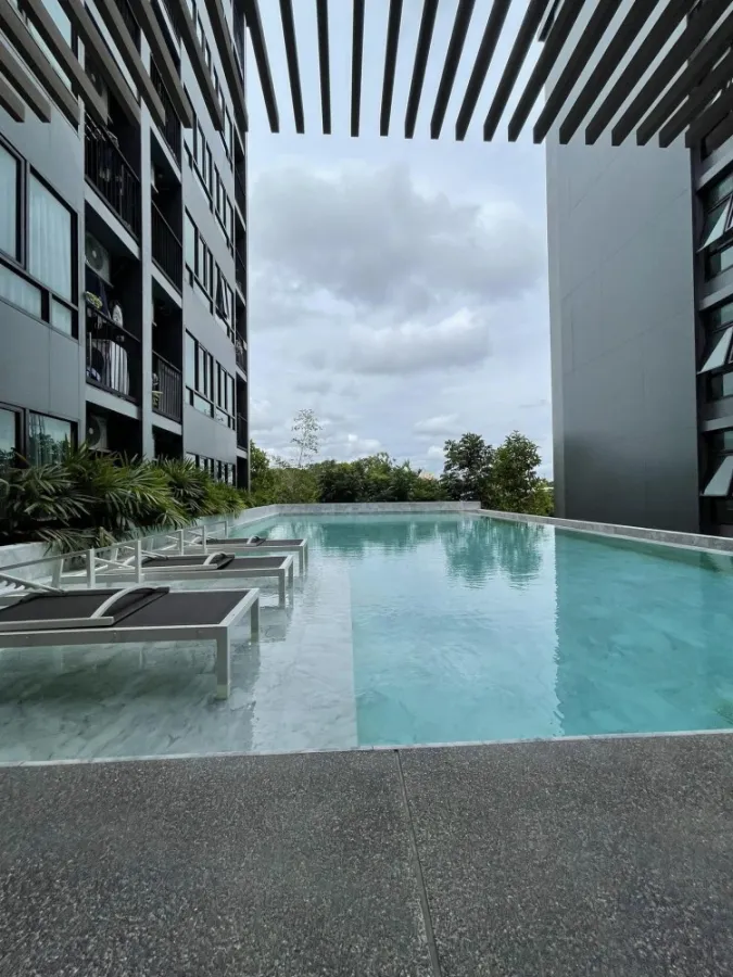 For rent: The Independent Condo Amata, natural view, clean room, very comfortable, fully furnished, don't miss it.