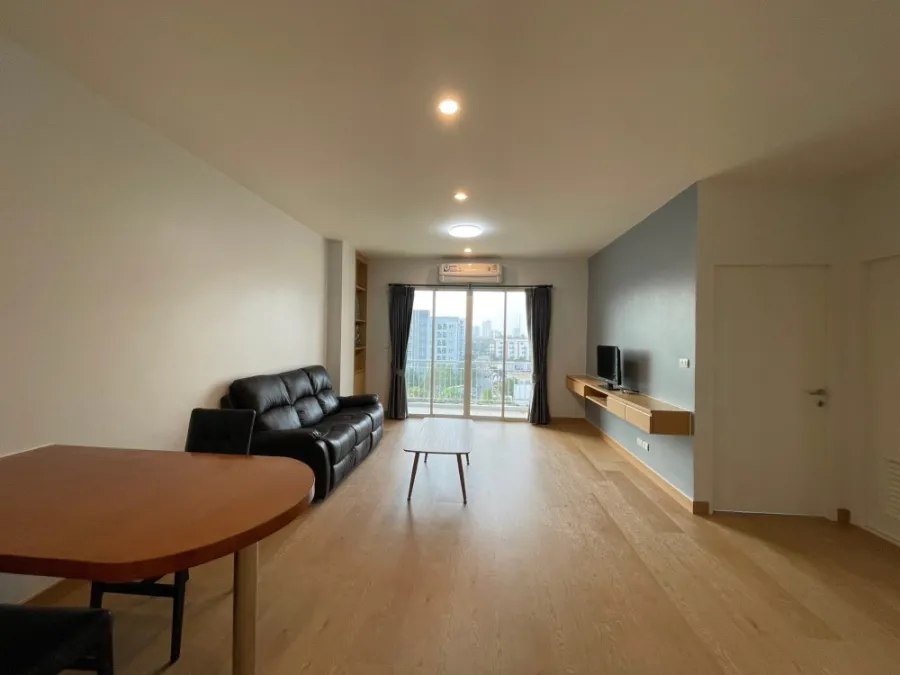 Sell, rent, The Wellington Condo, large room, wide open, high ceiling, fully furnished, do not miss it.