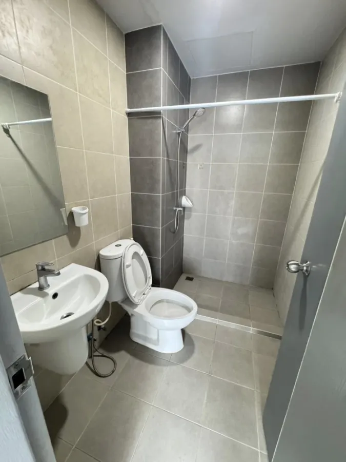 Urgently for rent: Sabai Sabai Condo Sukhumvit 115, ready to move in, fully equipped with amenities. Come reserve before you miss your chance.