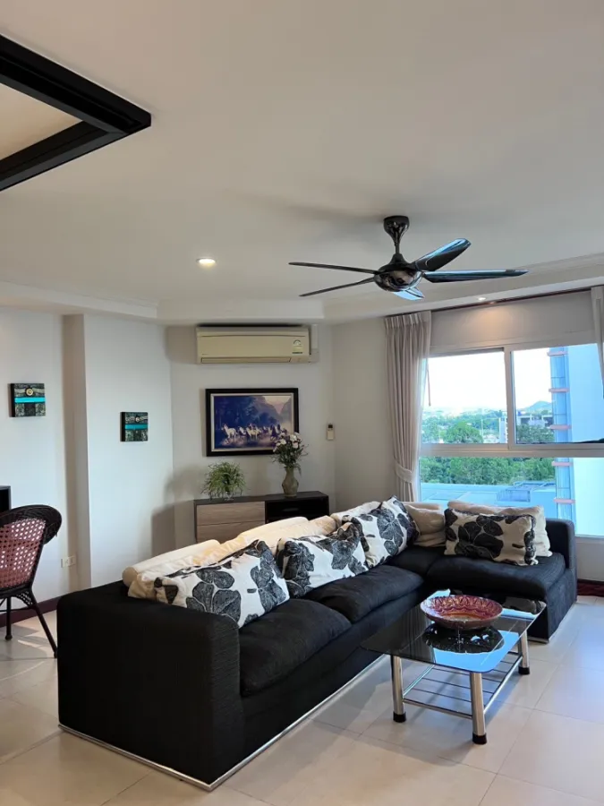 For sale, for rent, Grand View Condo Pattaya (Jomtien), very large room. Beautifully decorated, looks good and stylish, has a sea view. Reserve quickl