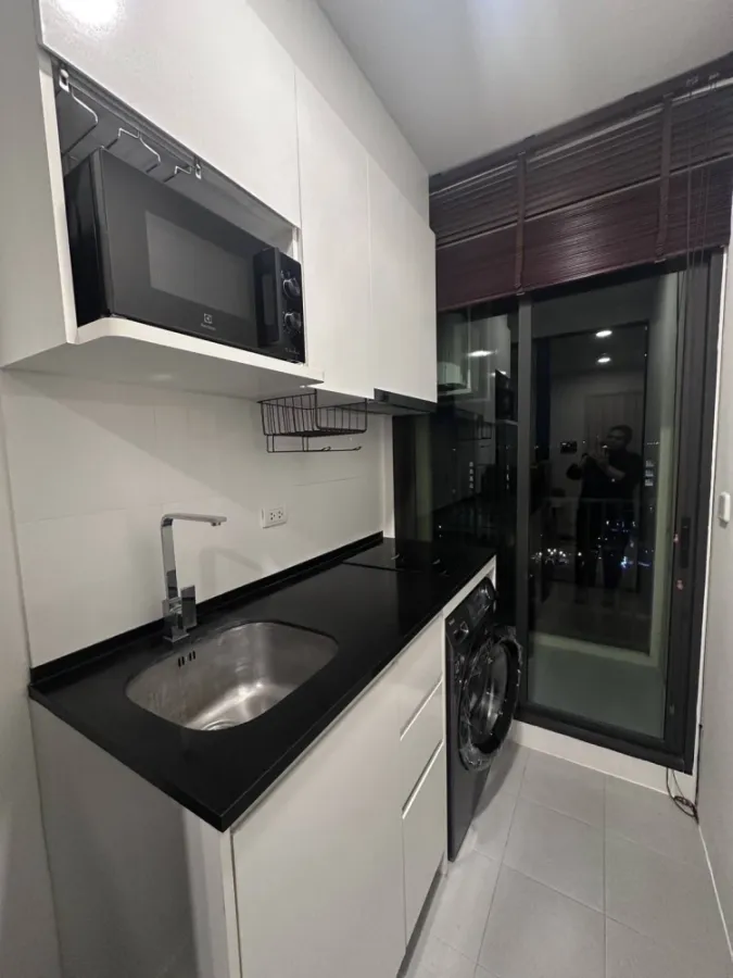 For rent: Chivathai Kaset Nawamin, decorated with beautiful wallpaper, stylish, complete with electrical appliances, move in now, don't hesitate.