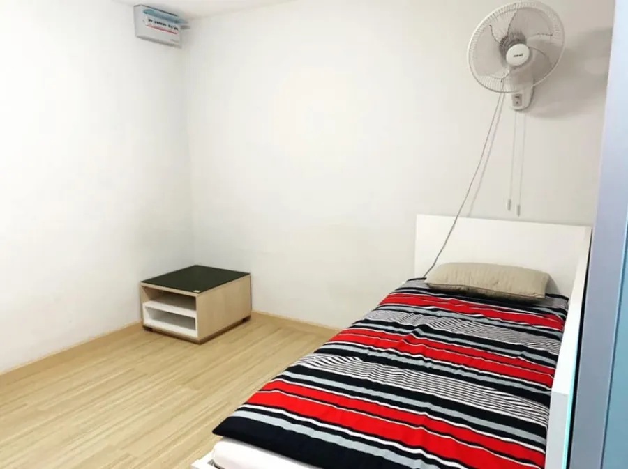 Sell/rent!! Smart Watcharaphon Condo, very nice decorated room fully furnished Bring your bags and come in!!