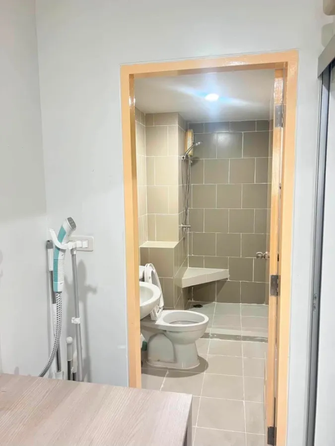For rent: The Kith Plus Phahonyothin Khukot. Nice room, fully furnished with all amenities. Book now!