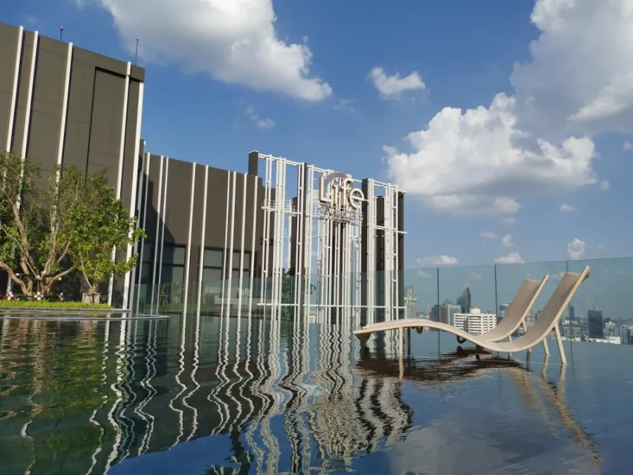 Condo for rent, Life One Wireless. Beautiful, fully furnished, great value! Book now!!