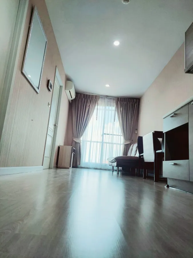 ขาย เดอะไพรเวซี่ รัชดา-สุทธิสาร วิวสระว่ายน้ำบรรยากาศชิลเวอร์ มี walk-in closet ดีแบบนี้จองเลย