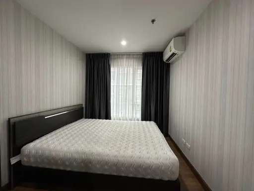 For rent: Regent Home Bang Son, 15th floor, swimming pool view. Fully furnished Install wallpaper throughout the room. Reserve now.