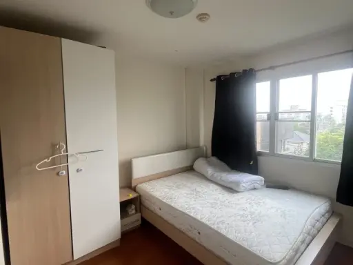 Selling Lumpini Condotown Bodindecha-Ramkhamhaeng, 1 bedroom, 1 bathroom, fully furnished. Book now! images