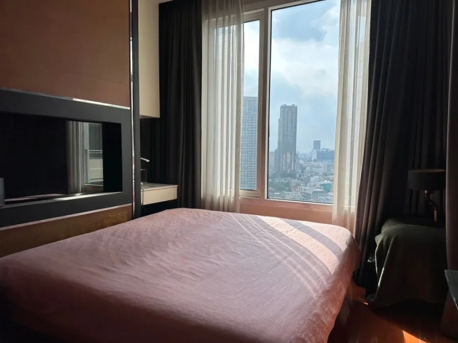Condo for sale, The Infinity Sathorn, 19th floor, view of King Power Mahanakhon building, complete here, hurry and reserve today.