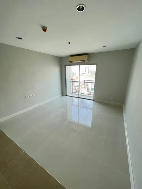 For rent Thana Arcadia ห้องริมไม่ติดห้องอื่น มีพื้นที่ใช้สอยเยอะ ราคาดี รีบย้ายมาจองเลยจ้า อย่ารอช้า