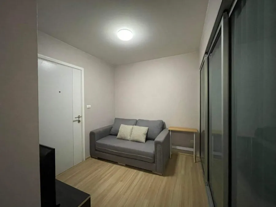 For rent, Plum Condo Chaengwattana Station, not hot room, fully furnished, plus a good mattress You can carry your bag in.