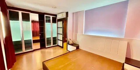 ห้องมุมมาแว้ว ขายด่วนๆ Lumpini Condo Town รัตนาธิเบศร์ ห้องกว้าง เฟอร์นิเจอร์บิวท์อินจัดเต็ม รีบเลย