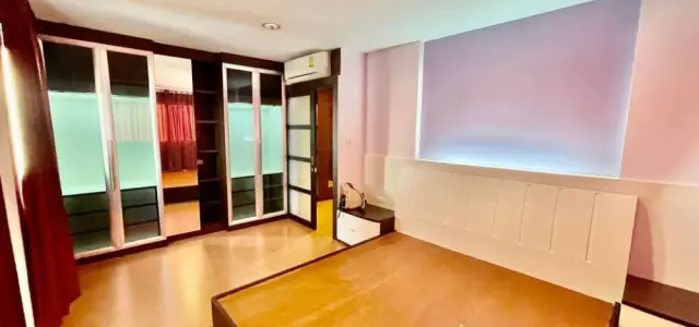 ห้องมุมมาแว้ว ขายด่วนๆ Lumpini Condo Town รัตนาธิเบศร์ ห้องกว้าง เฟอร์นิเจอร์บิวท์อินจัดเต็ม รีบเลย images