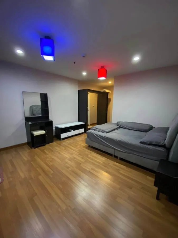 Sell Regent Home, Bang Son, 2 bedrooms, 5th floor, corner room, well decorated in the whole room. Reserve now.
