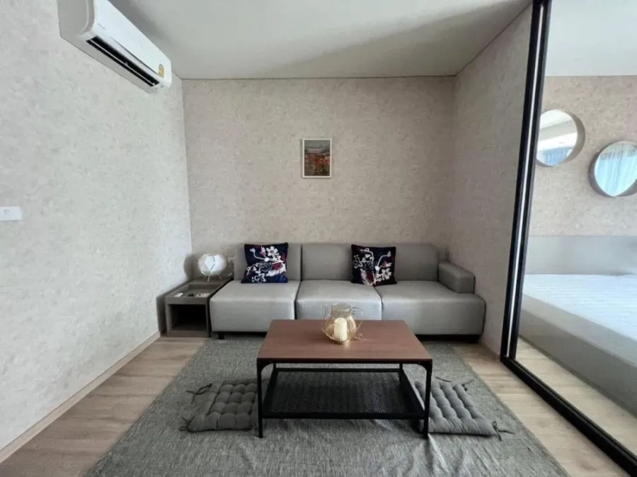 For rent: Ideo Sathorn-Wongwian Yai, 19th floor, fully furnished, ready to move in. If interested, hurry and reserve now.
