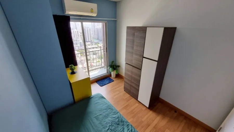 For sale, for rent, Lumpini Place condominium, Ratchada-Sathu, large room, comfortable, built-in furniture, complete electrical appliances, book now