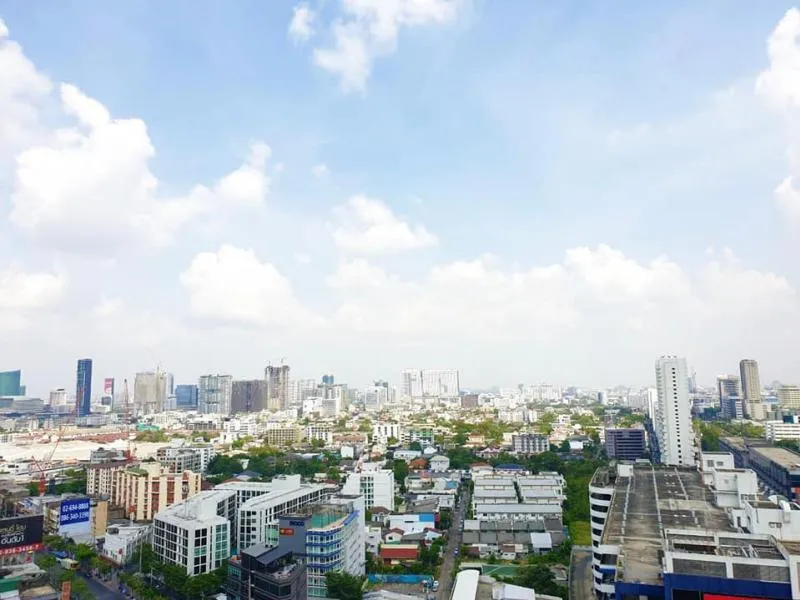 ห้องแต่งน่ารัก มีทุกอย่างพร้อมอยู่ และวิวสระว่ายน้ำแจ่มมาก Whizdom Avenue รัชดา ลาดพร้าว มาเช่าจ้า!!