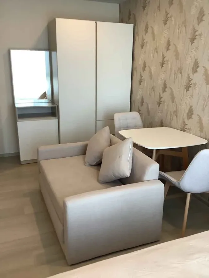 Condo for rent at Aspire Onnut Station. Nice room, high-quality wallpaper, amazing price. You won't want to miss this!