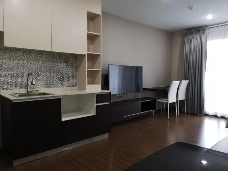 Urgent sale ** Hallmark Condo, Chaengwattana, 34.5 sq m., 8th floor, very beautiful decoration, very good price, 2.6 million baht!!