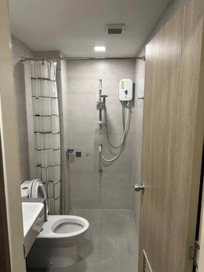 For rent: Sun City, Fai Chai Intersection, decorated room, ready to move in. Good furniture Complete with electrical appliances, don't miss it.