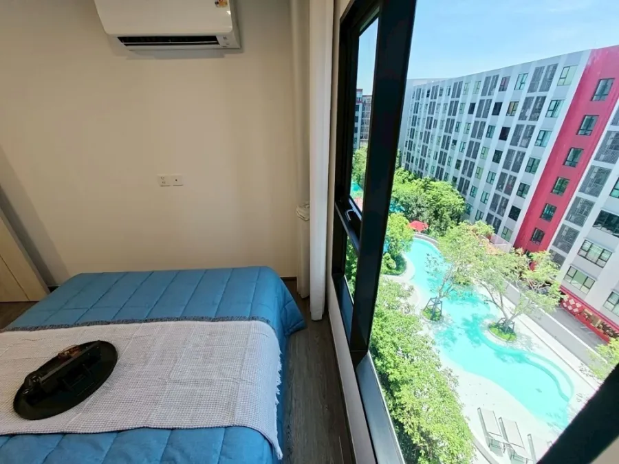 ให้เช่าคอนโดใหม่แกะกล่อง ฟังก์ชัน 1 Bed Extra ตึก D ชั้น 7 วิวสระสวยจัดเต็ม ใกล้ ม.ธรรมศาสตร์ รังสิต | ✨ Kave Wonderland (เคฟ วันเดอร์แลนด์)