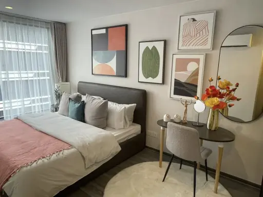 Condo for rent, Ideo Mobi Sukhumvit 40. Nicely decorated unit with spacious living area. Book now, don't miss out!