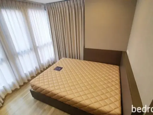 Condo for sale/rent Monique Sukhumvit 64, special corner room, private, peaceful, don't miss it.