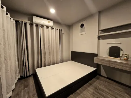 Monte Rama 9 for rent, 8th floor unit. Decorated in a coordinated theme and fully furnished. Don't miss out!