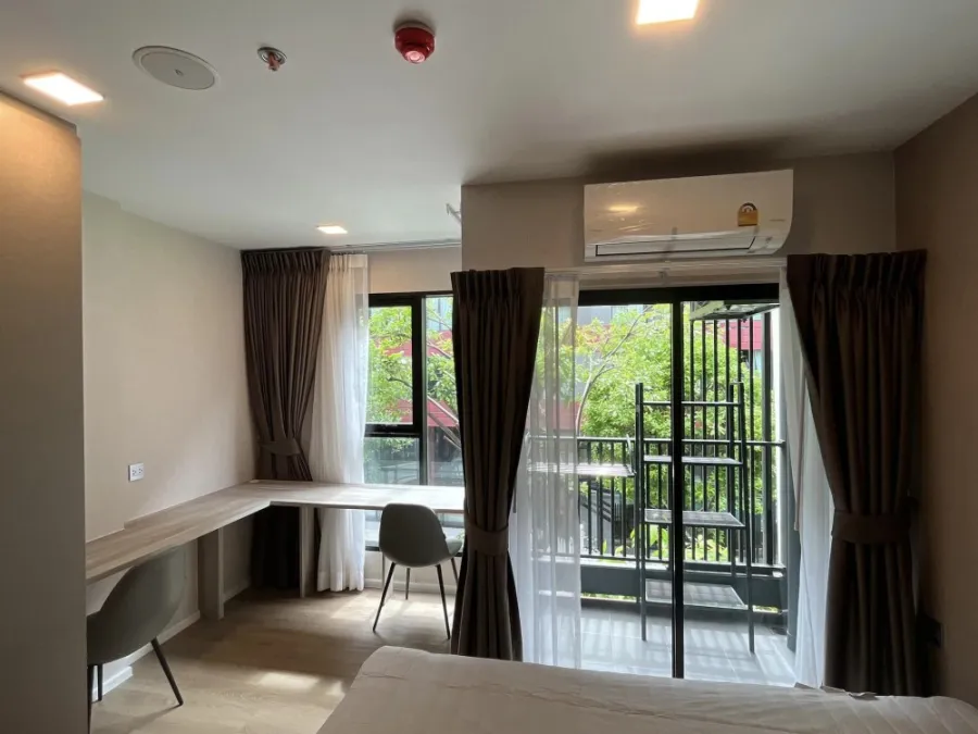 For rent, Kave TU, Building D, 3rd floor, pool view, partitioned room, comes with complete decoration. If interested, hurry and reserve now.