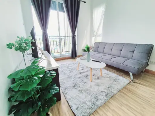 For rent THE IRIS BANGYAI, corner room, pool view, beautiful room like this. If you don't book, you will regret it. Urgent.