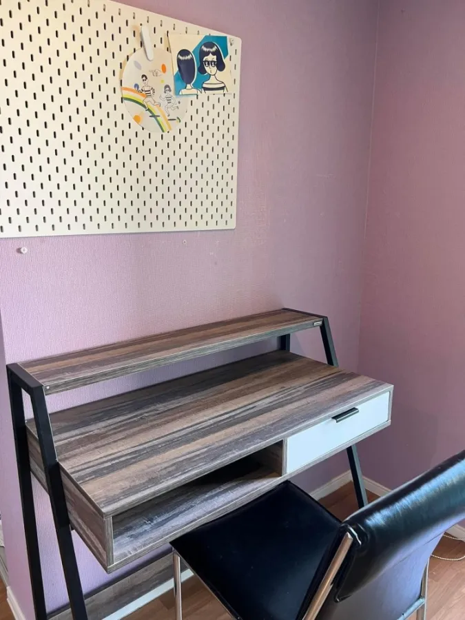 For rent, Lumpini Park Rama 9-Ratchada, 1 bedroom, with colorful wallpaper, very inviting, hurry to book before you miss it.
