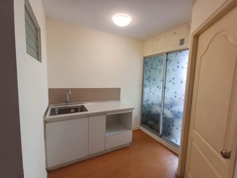 ขาย ลุมพินี คอนโดทาวน์ รัตนาธิเบศร์ ห้องเปล่า กั้นเป็นสัดส่วน สิ่งอำนวยความ สะดวกพร้อม จองเลยจ้า
