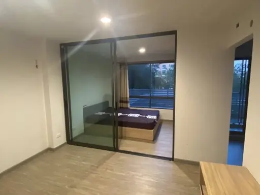 For rent: Police Suk Sawat 64, 2nd floor, Building B. The room is very comfortable. Don't just look. Hurry and reserve now!