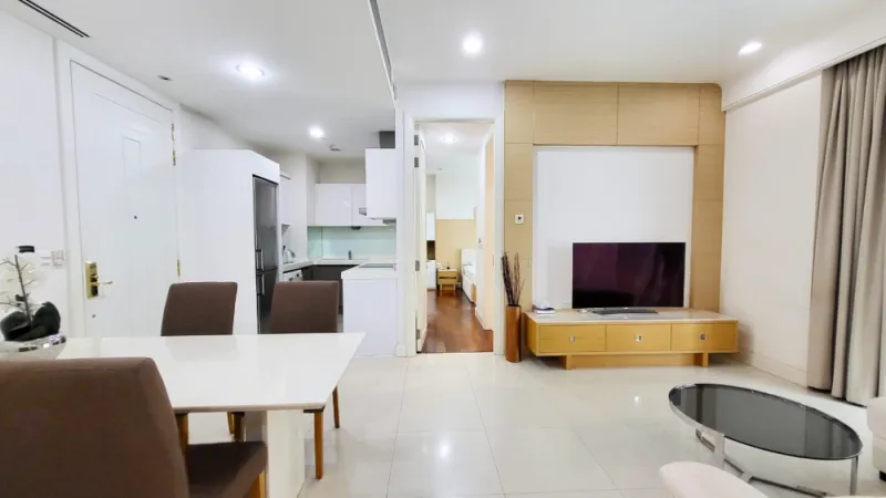ขาย คิว หลังสวน ห้องไซส์ใหญ่ พื้นที่ใช้สอยเยอะมาก ฟีลอบอุ่นเหมือนอยู่บ้าน สนใจจองเลย