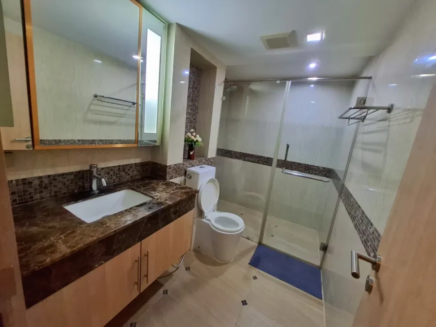 For sale or rent: The Cliff (South Pattaya) on Pratumnak Hill, Pattaya. Fully furnished room with beautiful sea view. Reserve now!