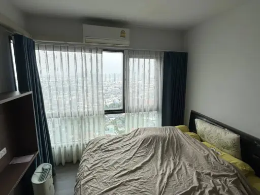 For sale or rent: The Stage Taopoon Interchange condo. Nice unit on the 31st floor with great views. Book yours today!