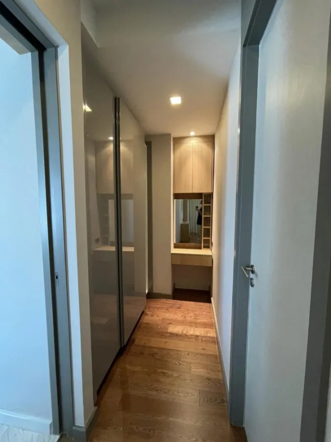 For sale rent Condo M Silom, spacious room, well built in, has a bathtub, let me tell you, don't miss it.