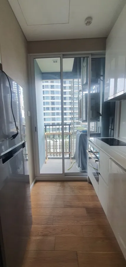 Condo for rent, The Saint Residences, beautiful room, fully furnished. Just carry your bag and move in.