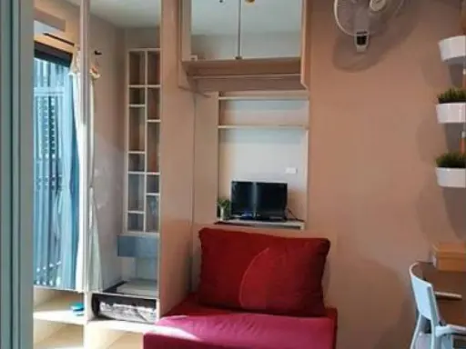 For rent Onyx Phaholyothin has a kitchen, fully furnished!!! Size 32 sq.m., 10th floor, pool view, very good location
