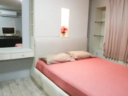 For rent, The Parkland Bangna, 3rd floor, fully furnished, ready to move in, plus the best price, hurry up and book now, don't miss it.