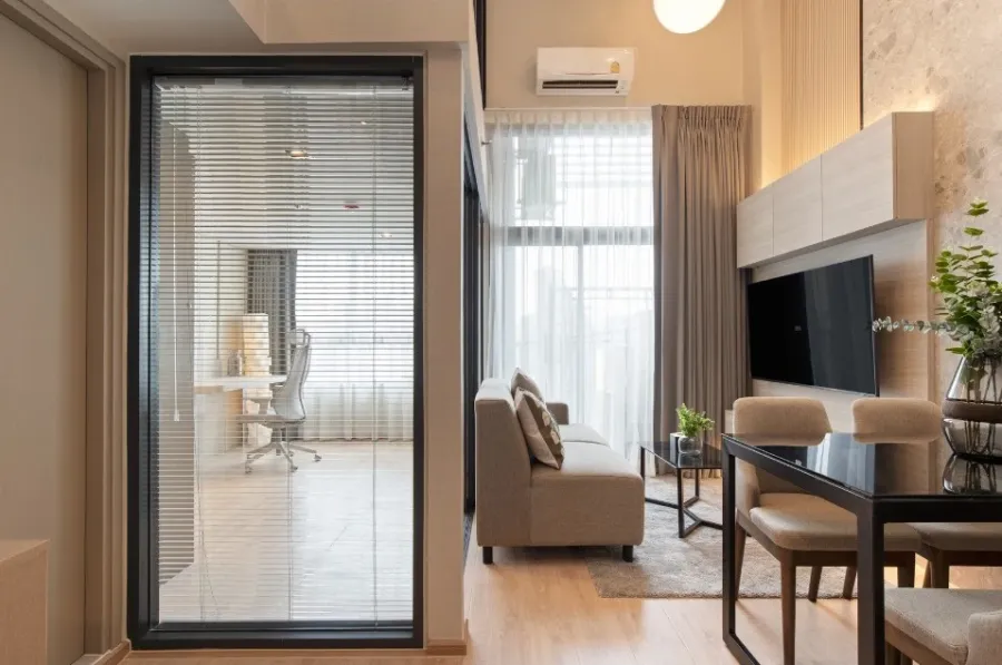 For rent: Ideo Rama 9 - Asoke. Very high floor unit with beautiful built-in furnishings throughout. Highly recommended!