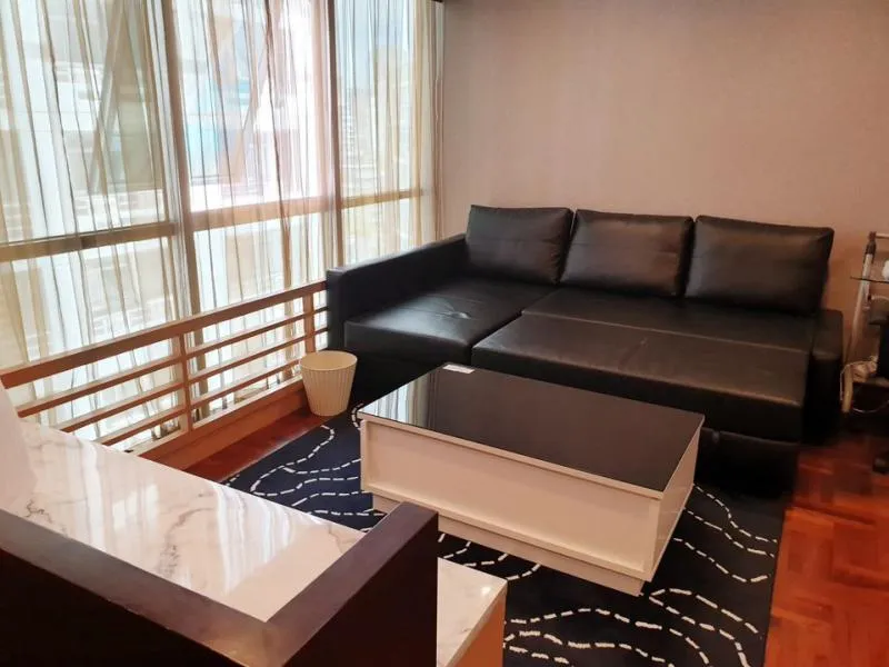 Urgent !! Condo for rent, Asoke Place, near BTS Terminal 21, very good location, ready to move in, can't miss it !!