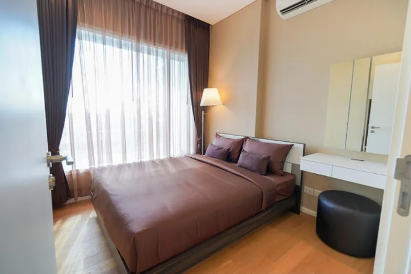 ให้เช่าคอนโด THE SAINT RESIDENCES ตกแต่งเฟอร์นิเจอร์และเครื่องใช้ไฟฟ้าครบพร้อมเข้าอยู่ สนใจรีบเลย