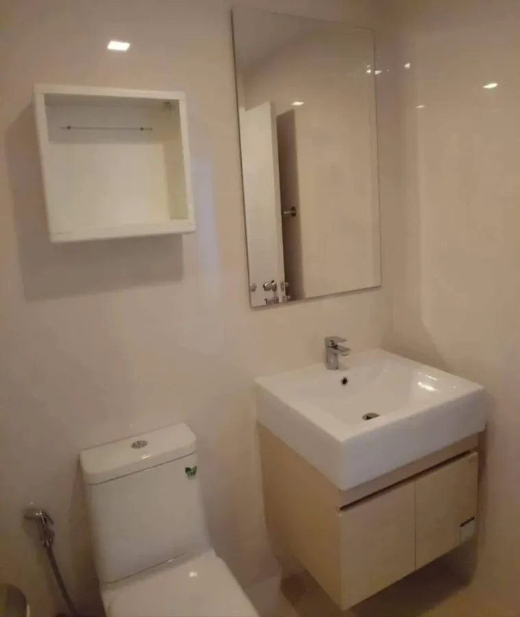 For rent sell:Metro Luxe Ratchada, 3rd floor (corner unit),Building A. Built-in furnishings and fully furnished. You definitely need to book this one!