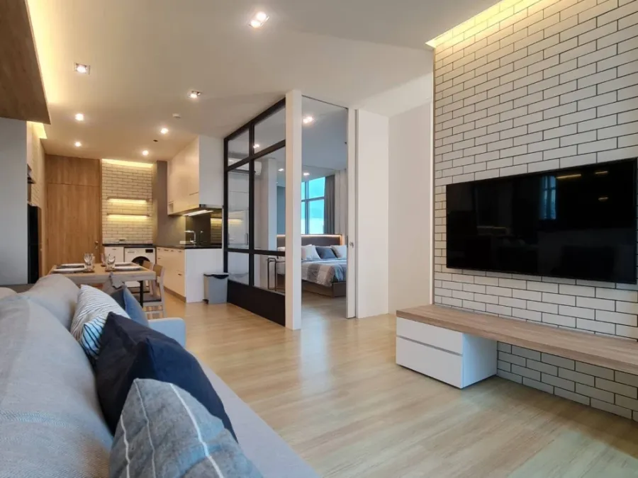 For rent: Sathorn - Chao Phraya house, corner unit with stunning Chao Phraya river bend view, fully furnished with built-in features. Don't miss out!