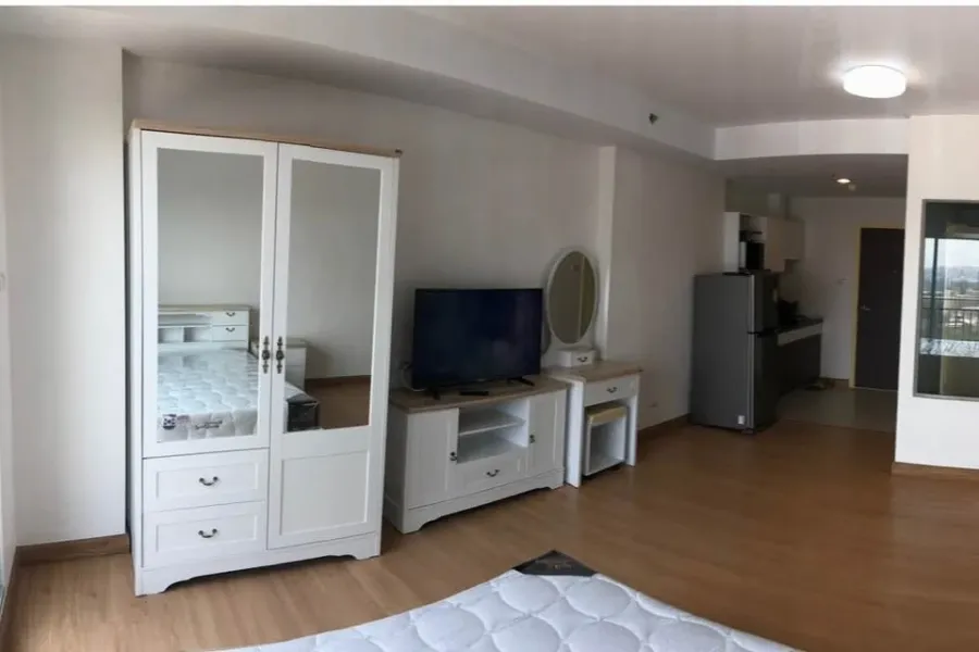 ขาย Supalai Mare Pattaya ห้องสตูดิโอ มาพร้อมเฟอร์ครบครัน มองเห็นวิวเมืองสวย ไม่บล็อค รีบจองเลย