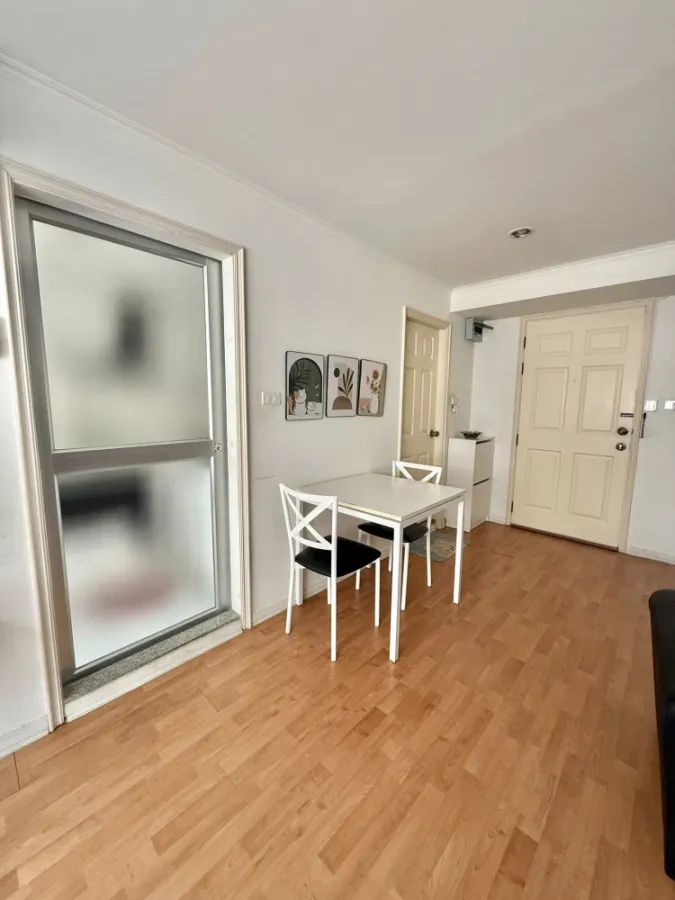 Selling a 7th-floor unit at Lumpini Ville Cultural Center. Excellent location, convenient transportation, and fully furnished. Don't miss out!