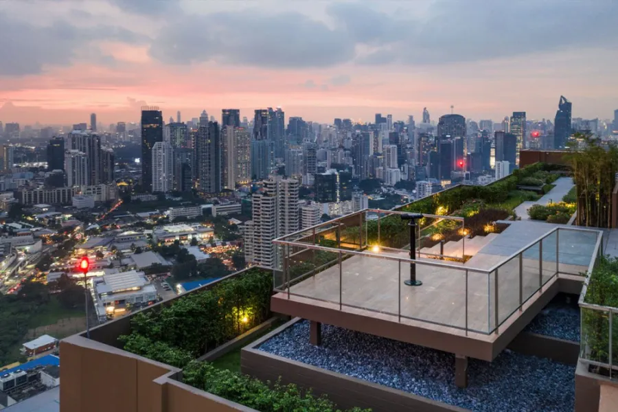 ขาย ให้เช่า Oka haus ห้องชั้นสูง ตกแต่งภายในอย่างดี พร้อมเฟอร์นิเจอร์ครบครัน (พร้อมเข้าอยู่)