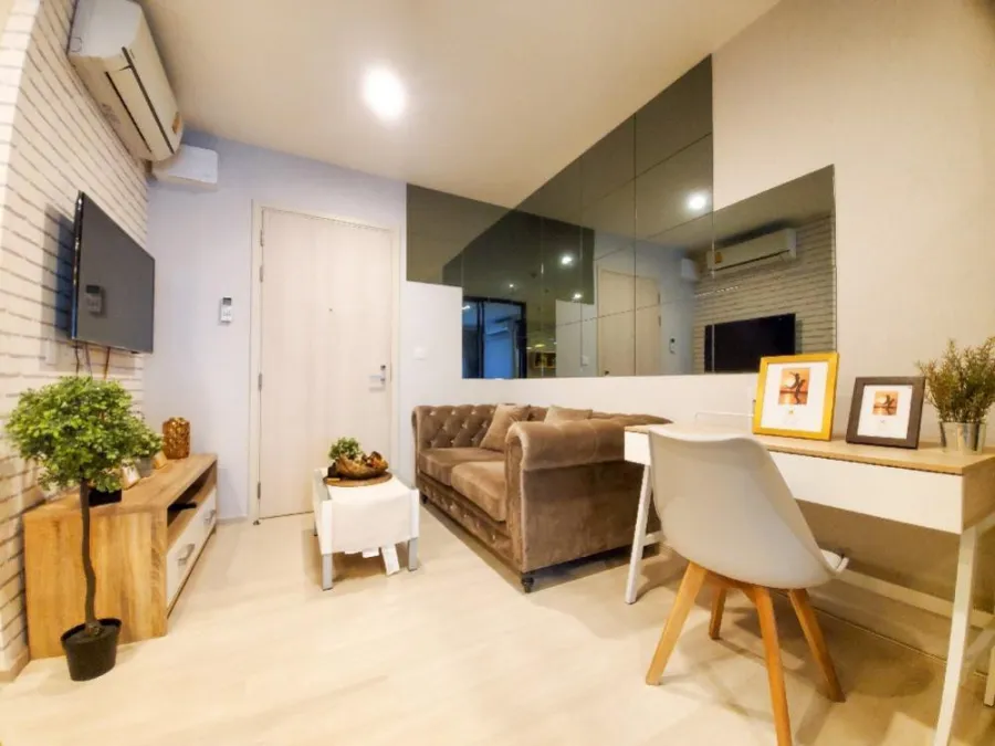For rent Life Asoke, beautiful room, fully furnished come first come first